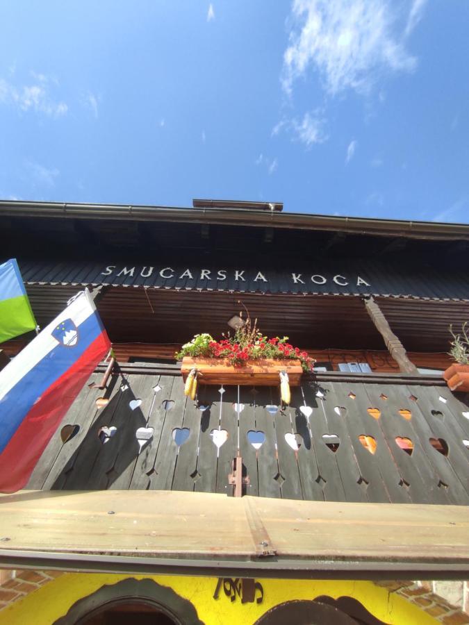 Smucarska Koca Acomodação com café da manhã Kotlje Exterior foto